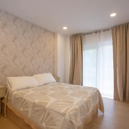Apolo Beachside - Center Apartman *