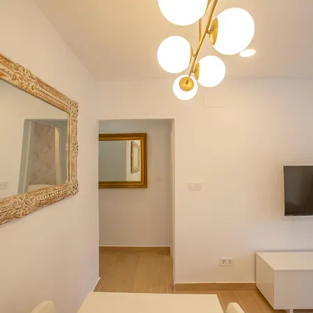 Apolo Beachside - Center * Marbella