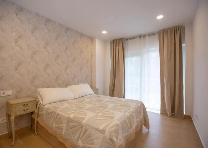 Apolo Beachside - Center Apartament *